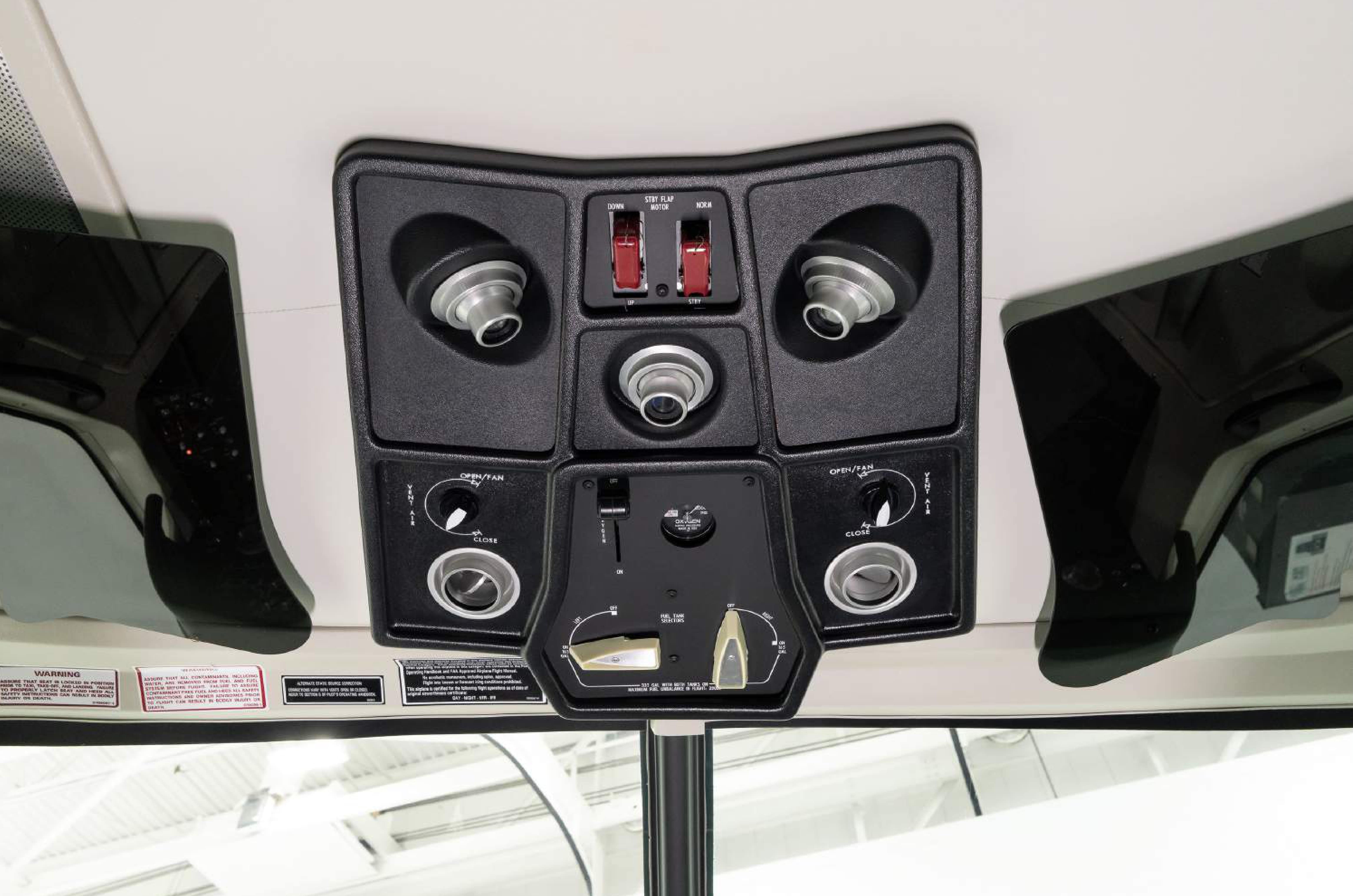 Caravan 208 — Avionics 23