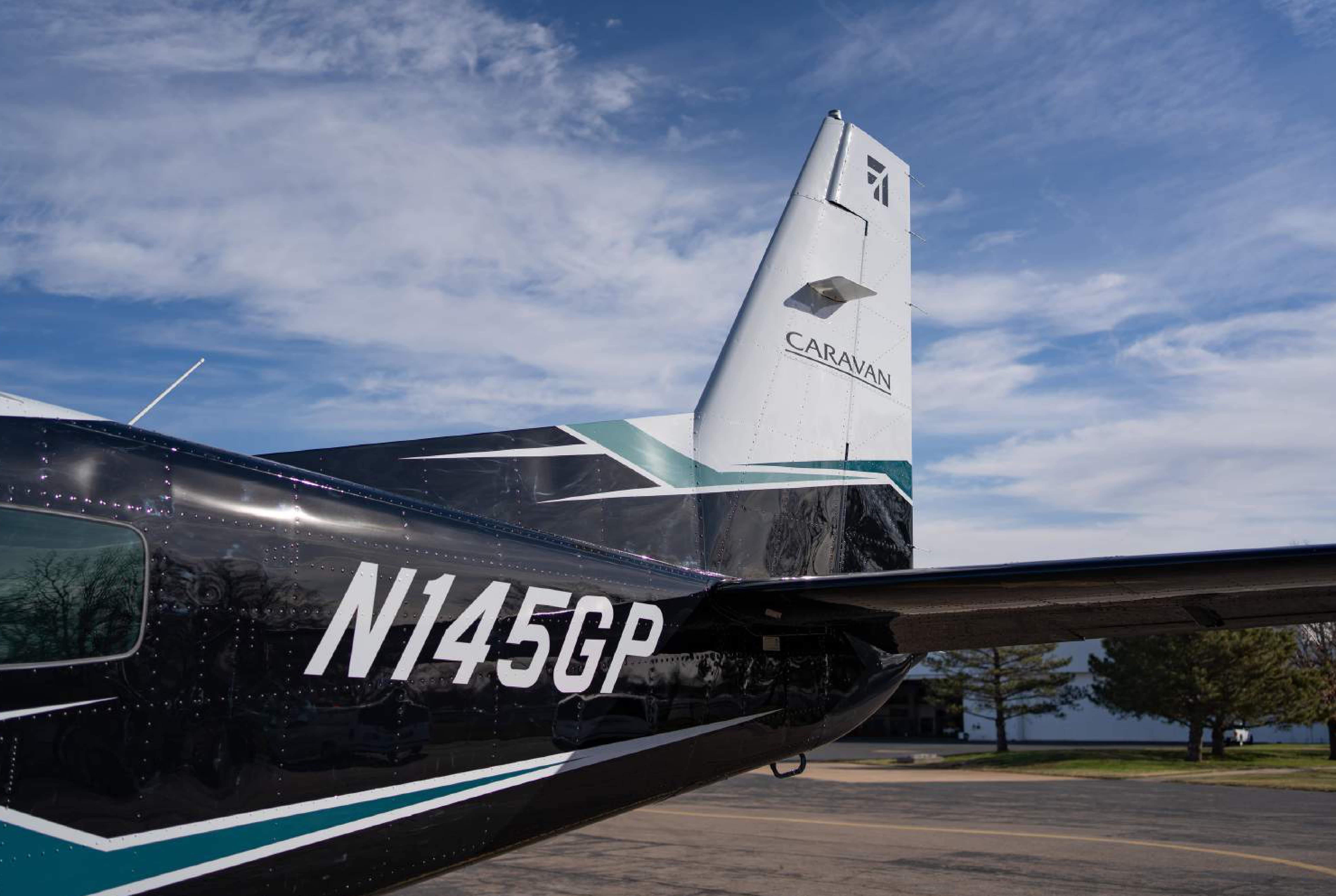 Caravan 208 — Exterior 11
