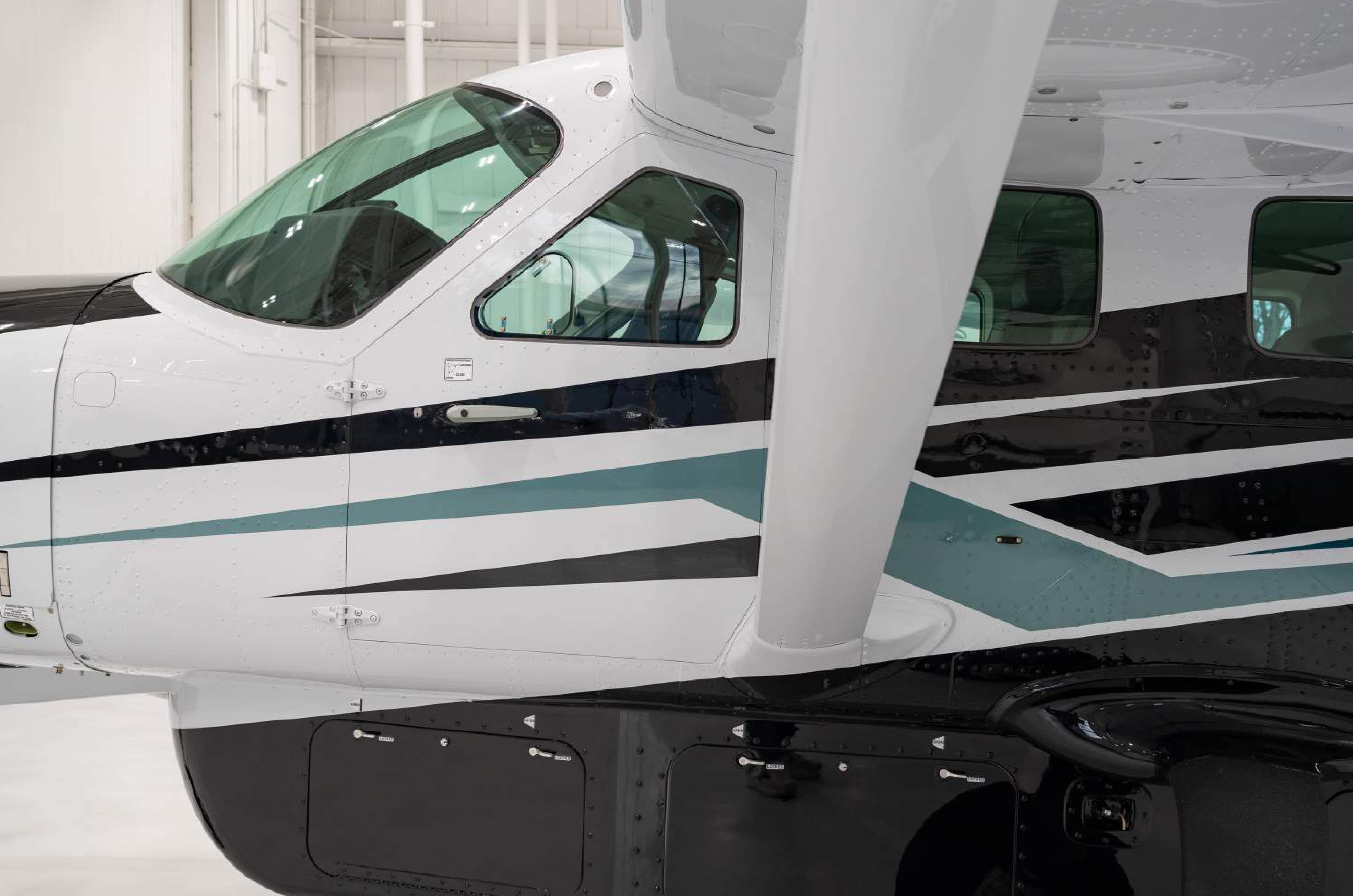 Caravan 208 — Exterior 3