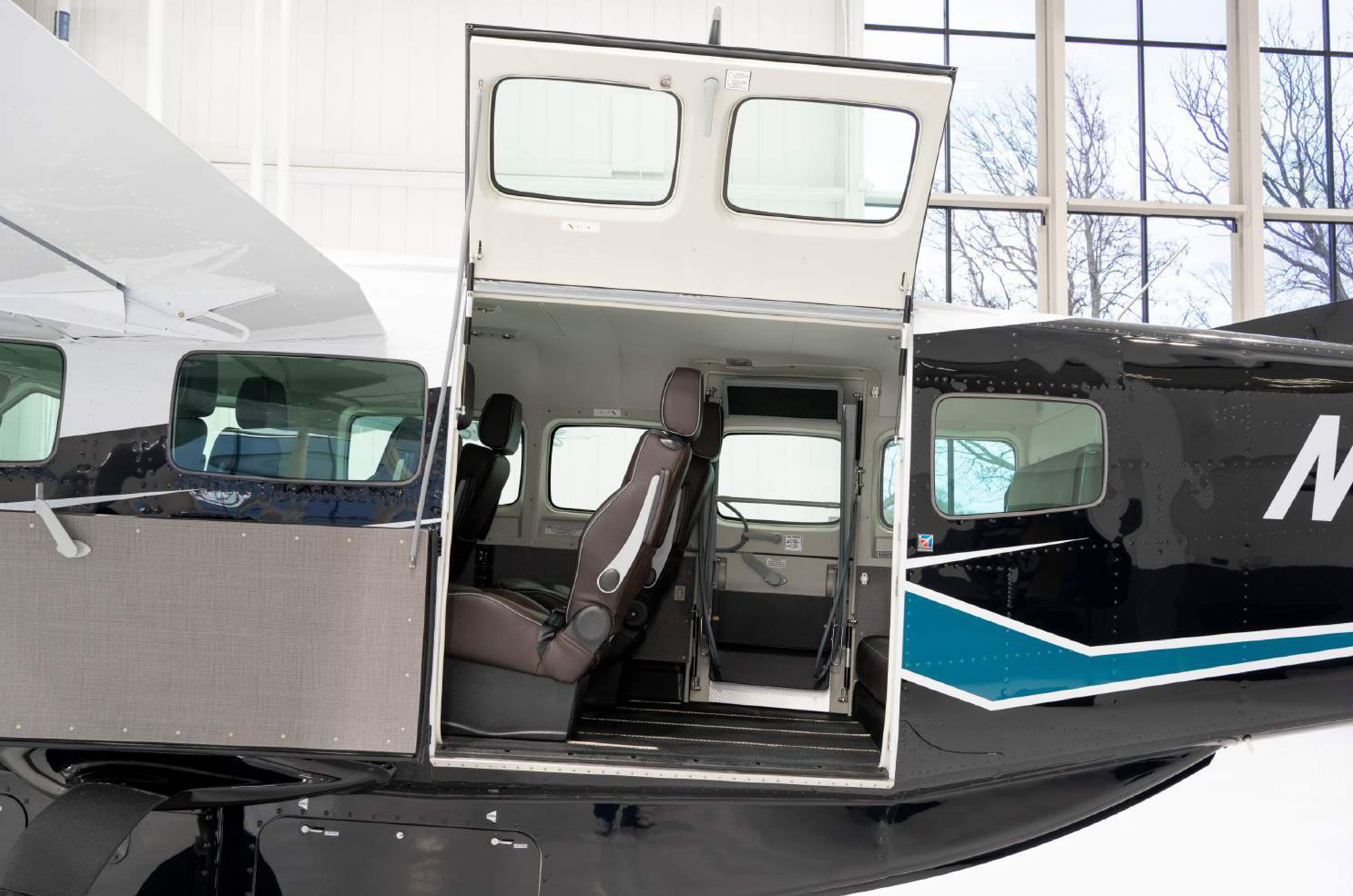 Caravan 208 — Exterior 4