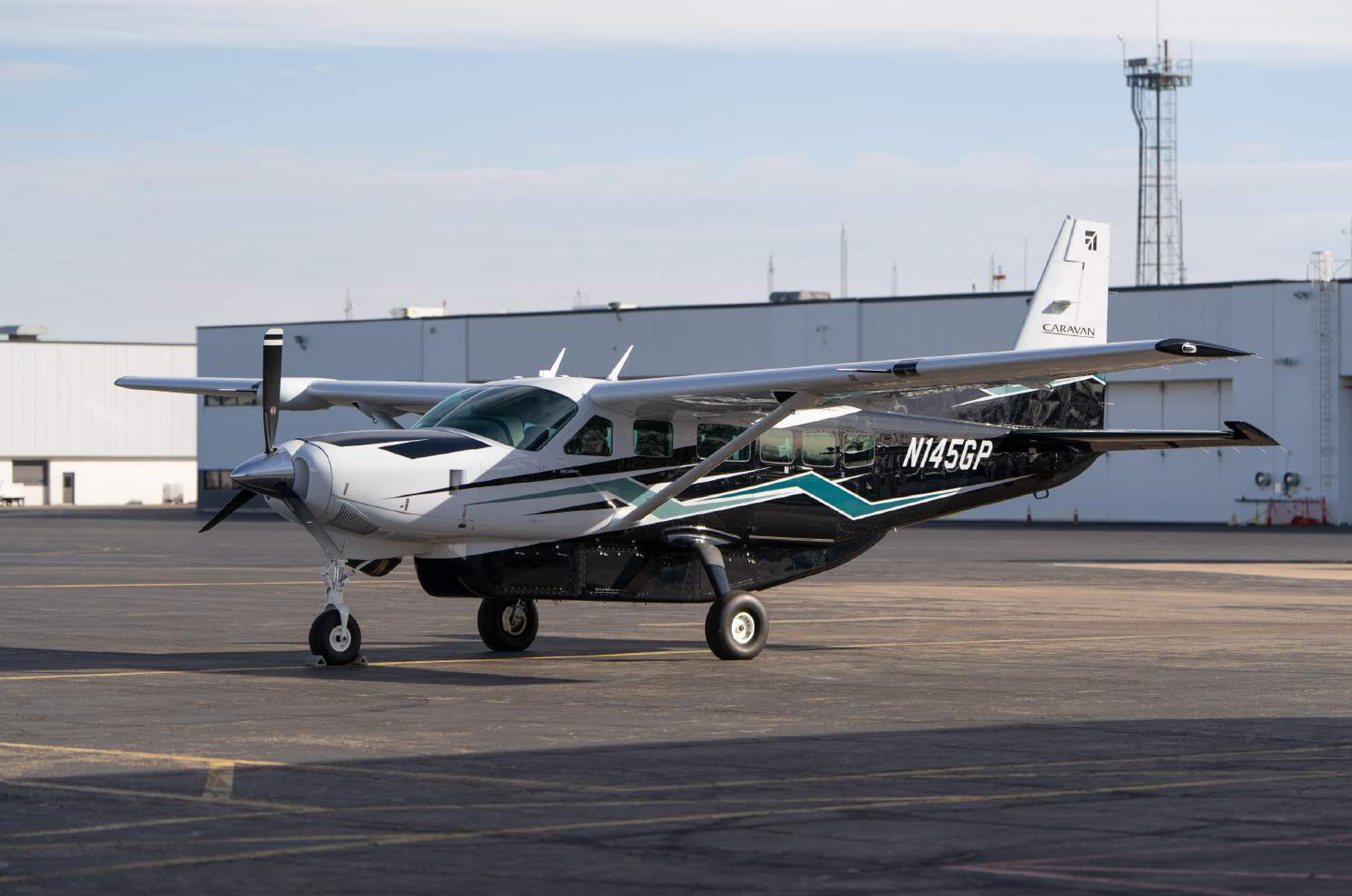 Caravan 208 — Exterior 6