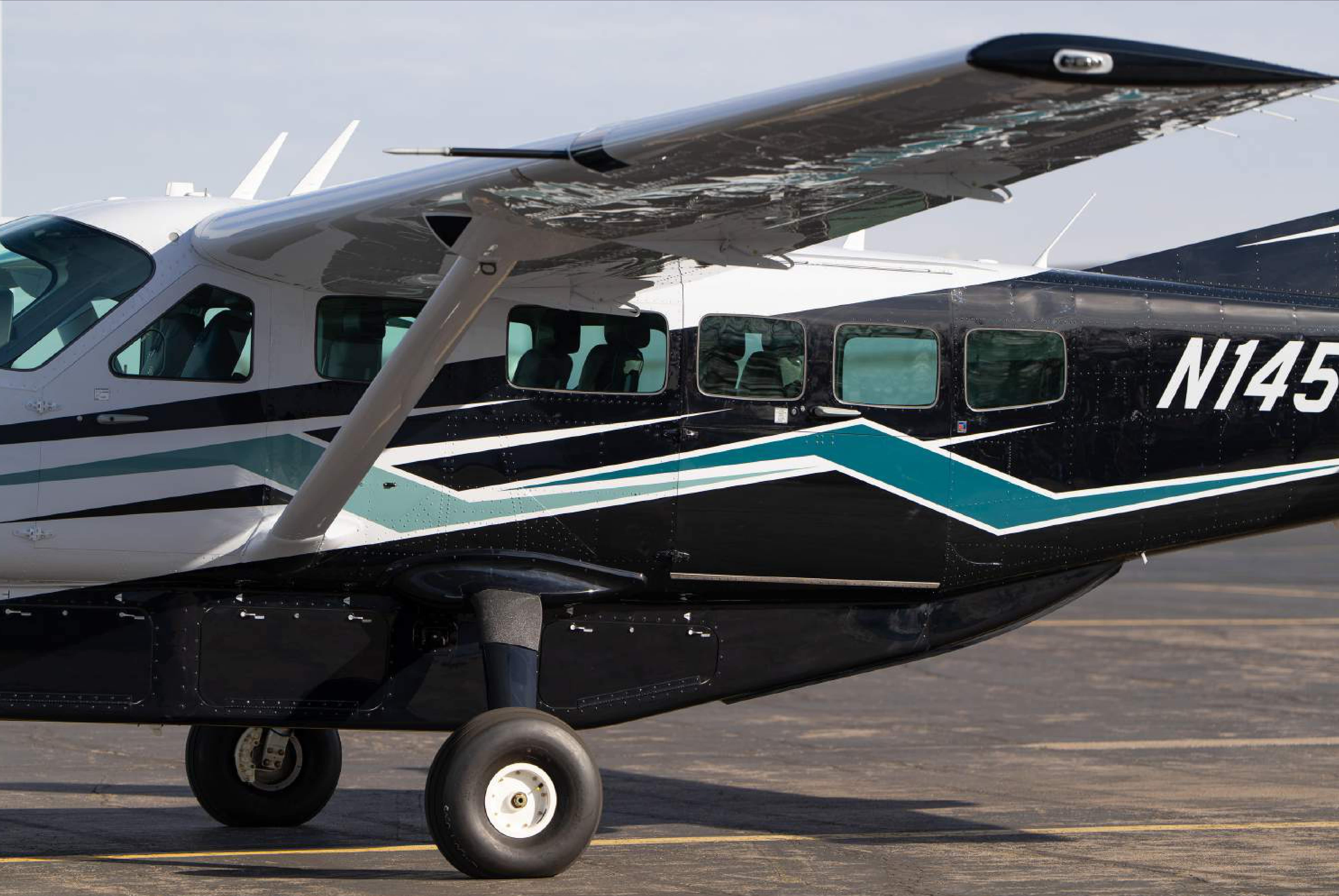 Caravan 208 — Exterior 7